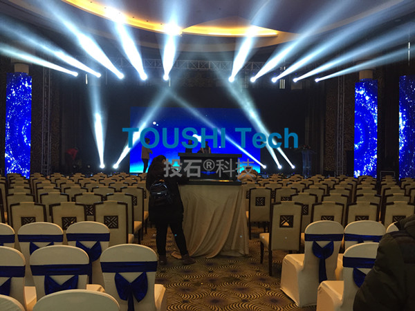 碧桂園江蘇區(qū)域精工系列新品發(fā)布會:42寸270度全息成像柜